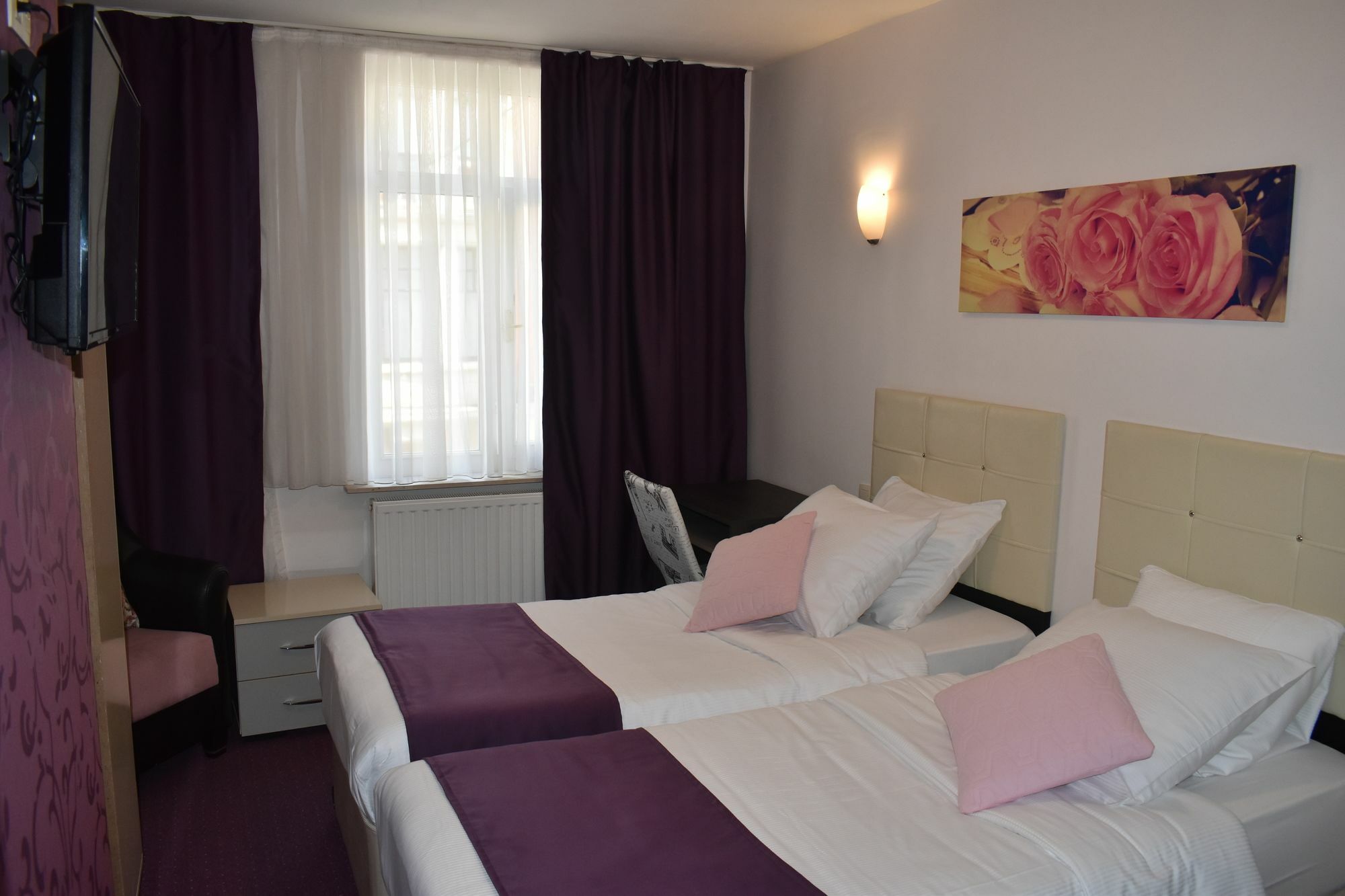 Hotel Meribel Saint-Josse-ten-Noode Exterior photo