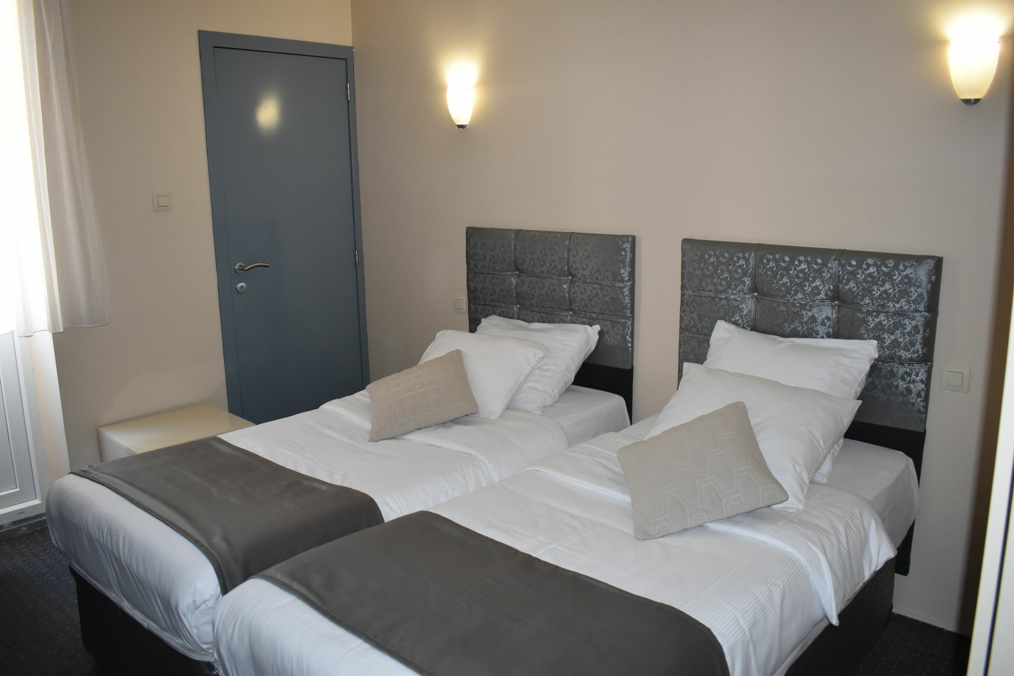 Hotel Meribel Saint-Josse-ten-Noode Exterior photo